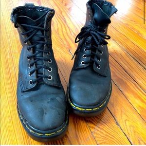 VINTAGE DR. MARTENS COMBAT BOOTS